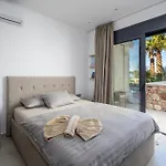 Вилла Penelope Beachfront *