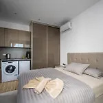 Penelope Beachfront Вилла