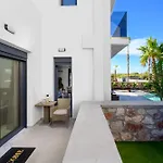 Penelope Beachfront * Кремасти