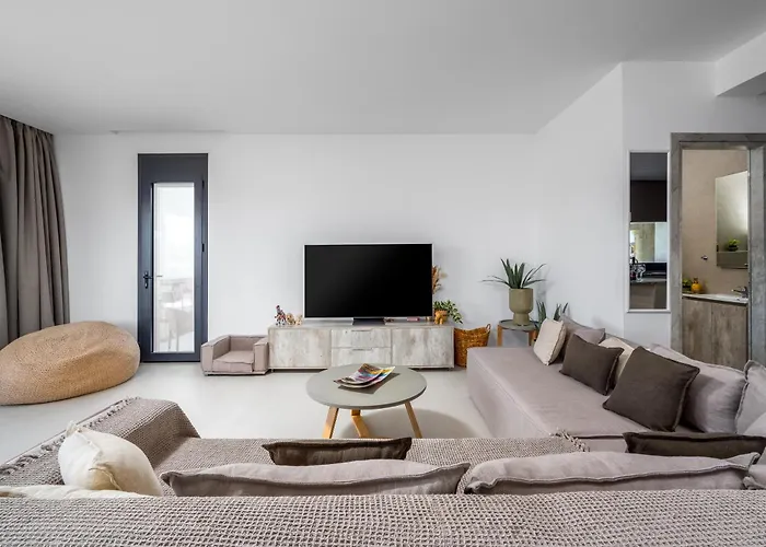 Penelope Beachfront Kremastí