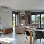 Вилла Penelope Beachfront