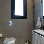 Penelope Beachfront Вилла *