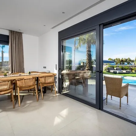 Villa Penelope Beachfront Kremastí