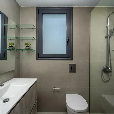 Penelope Beachfront Villa Kremastí