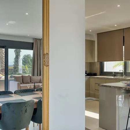 Penelope Beachfront Kremastí