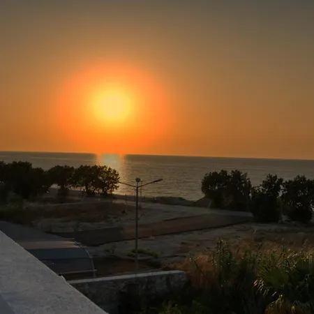 Penelope Beachfront Villa Kremastí