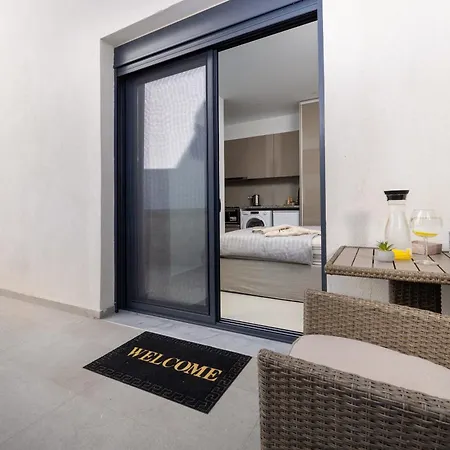 Penelope Beachfront * קרמסטי