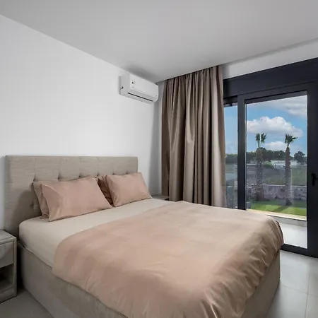 Villa Penelope Beachfront Kremastí