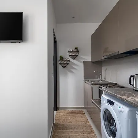 Penelope Beachfront Villa Kremastí