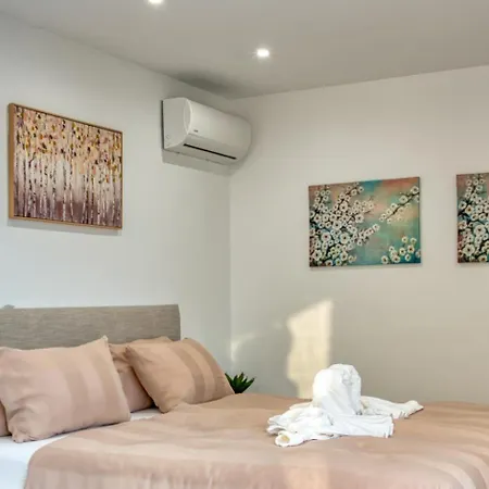 Penelope Beachfront Kremastí