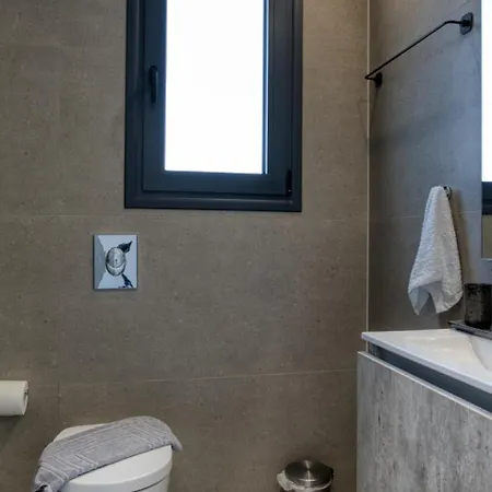 Penelope Beachfront Villa *