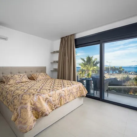 Penelope Beachfront * Kremastí