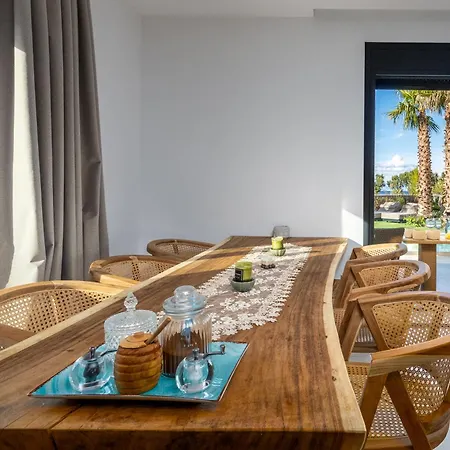 Penelope Beachfront * Kremastí