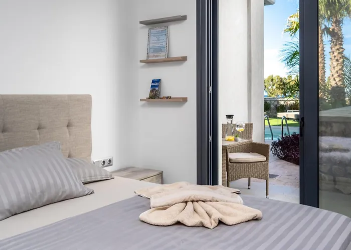 Penelope Beachfront וילה