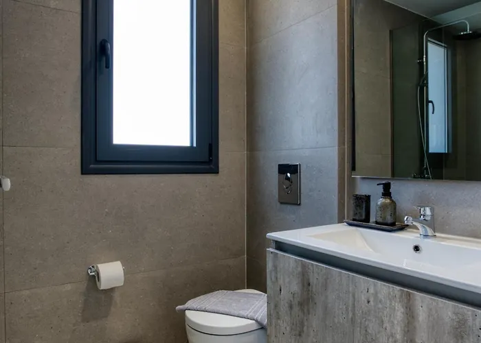 Penelope Beachfront וילה