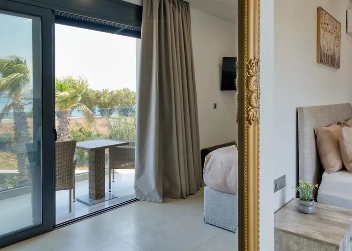 וילה Penelope Beachfront