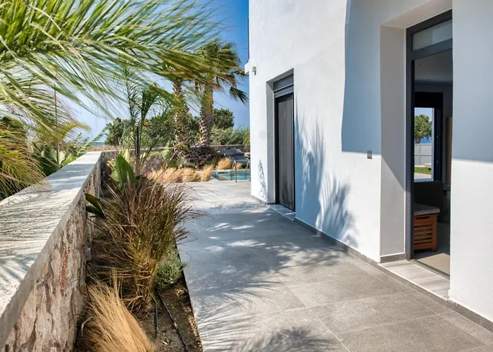 Penelope Beachfront וילה *