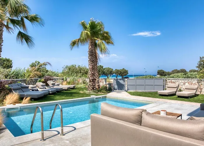 Penélope Beachfront Villa Kremastí