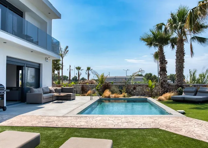 Penélope Beachfront Villa *