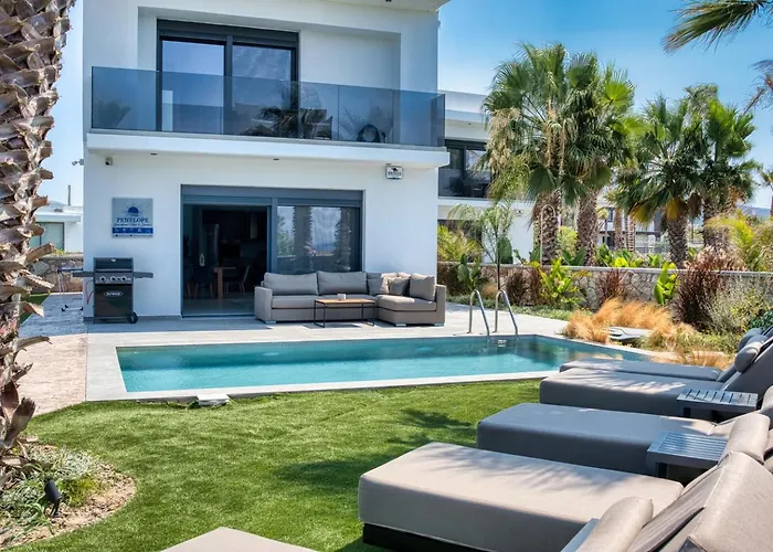 Penelope Beachfront קרמסטי